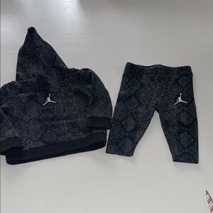 Jordan Air 2 piece set size 3-6 months